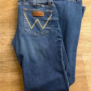 Wrangler Women's Classic Blue Straight Leg Jeans